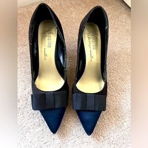 Ann Marino Bow Heels, 8​